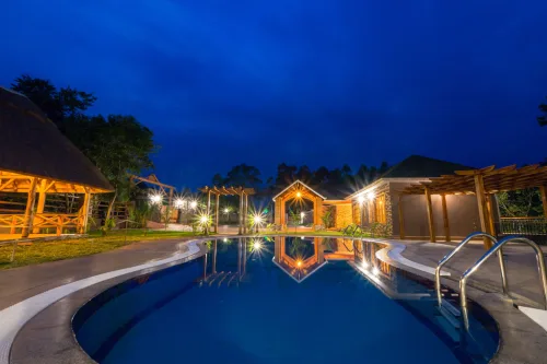 A swimming pool at Chimpundu Lodge