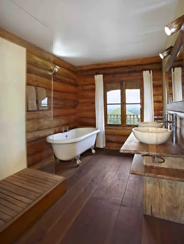 Kyaninga Lodge bathroom