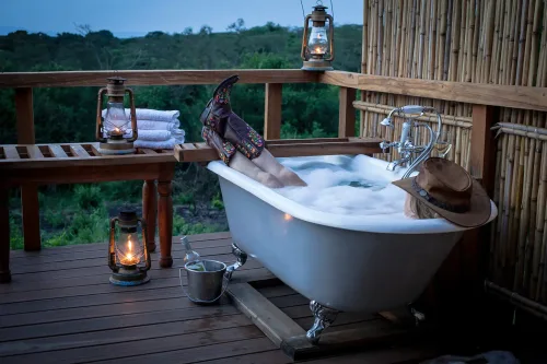 Semliki Safari Lodge outdoor bathtabs